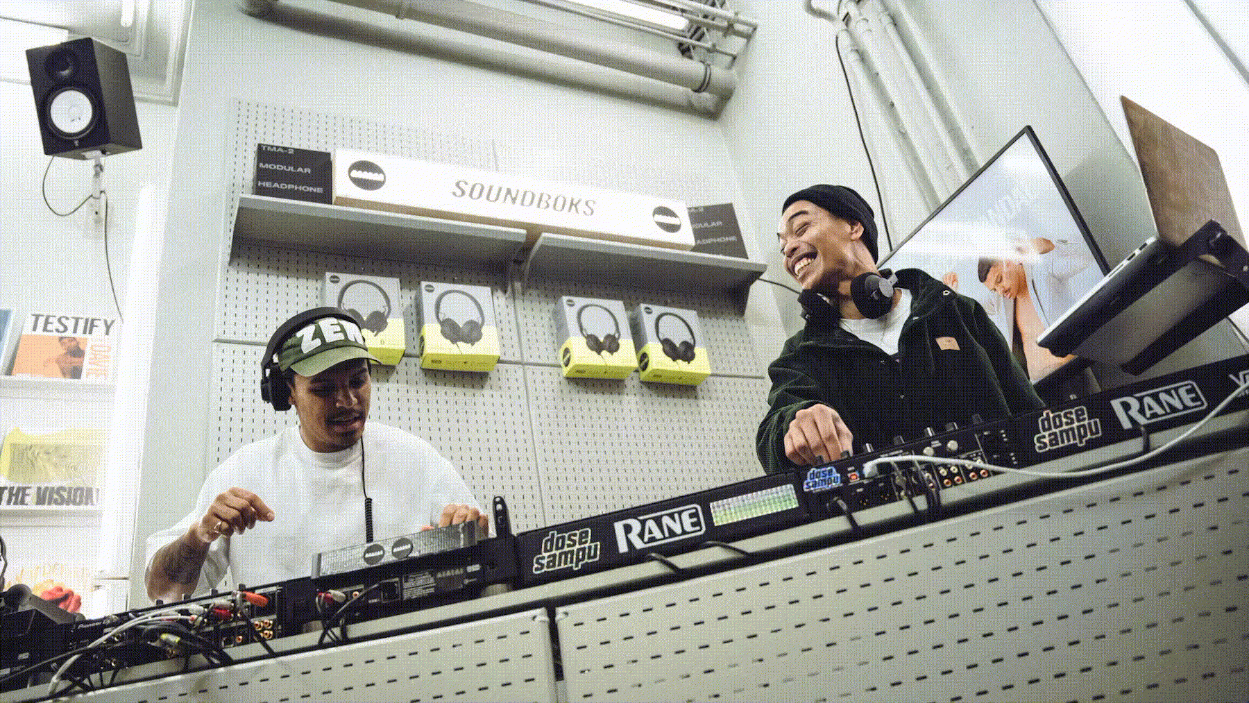 aiaiai-studio-a-party