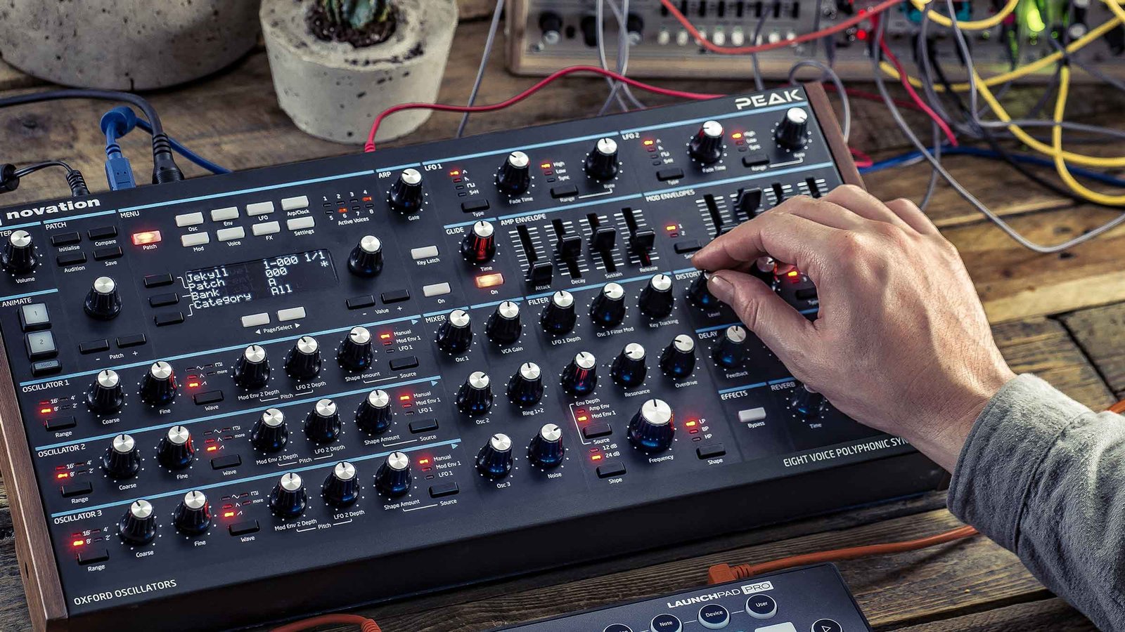 novation-peak